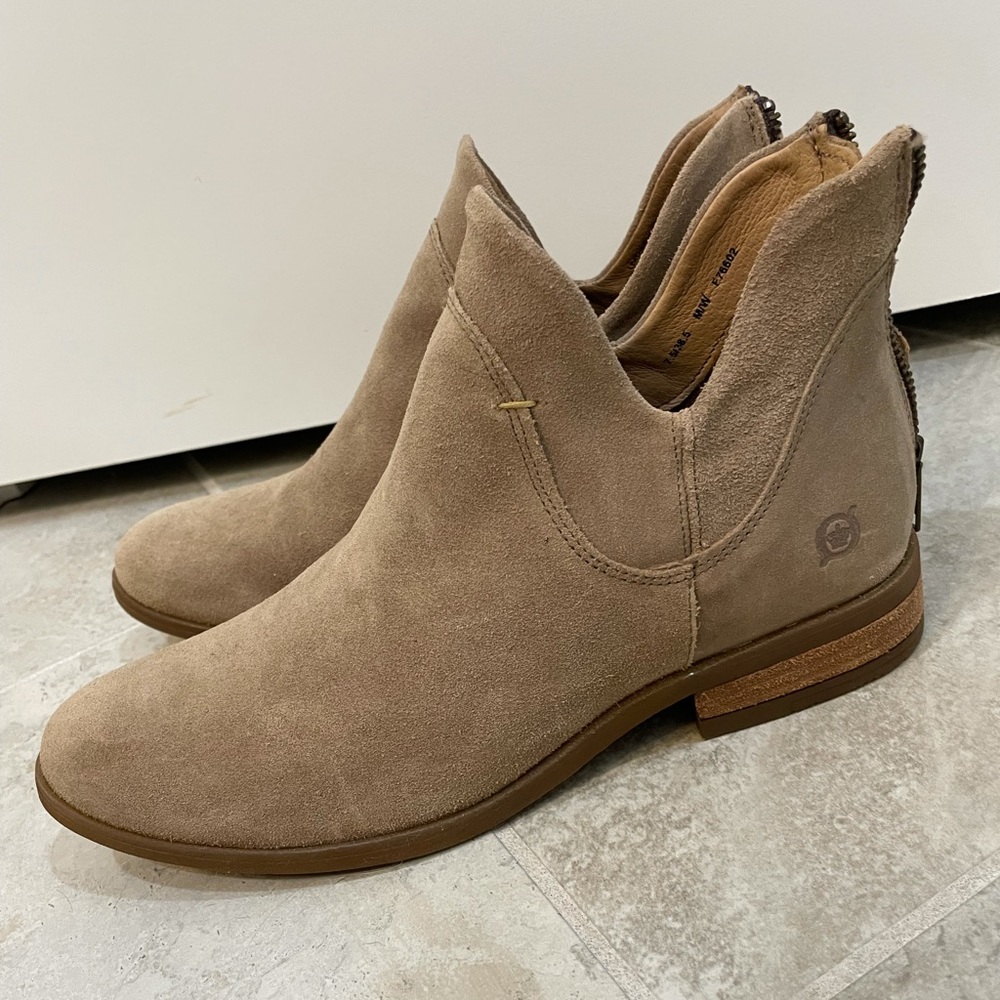 BORN booties - like new